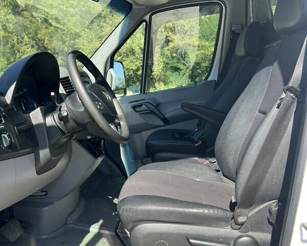 Білий Мерседес Sprinter, об'ємом двигуна 2.99 л та пробігом 160 тис. км за 27000 $, фото 14 на Automoto.ua