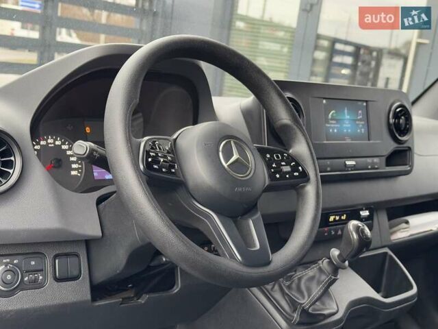 Белый Мерседес Sprinter, объемом двигателя 2.2 л и пробегом 195 тыс. км за 24400 $, фото 3 на Automoto.ua