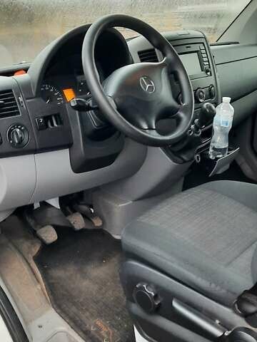 Белый Мерседес Sprinter, объемом двигателя 2.14 л и пробегом 260 тыс. км за 16200 $, фото 8 на Automoto.ua