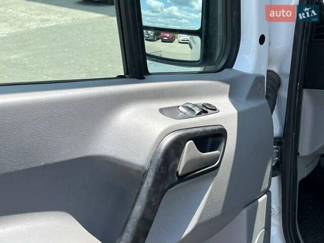 Белый Мерседес Sprinter, объемом двигателя 2.2 л и пробегом 230 тыс. км за 20900 $, фото 7 на Automoto.ua