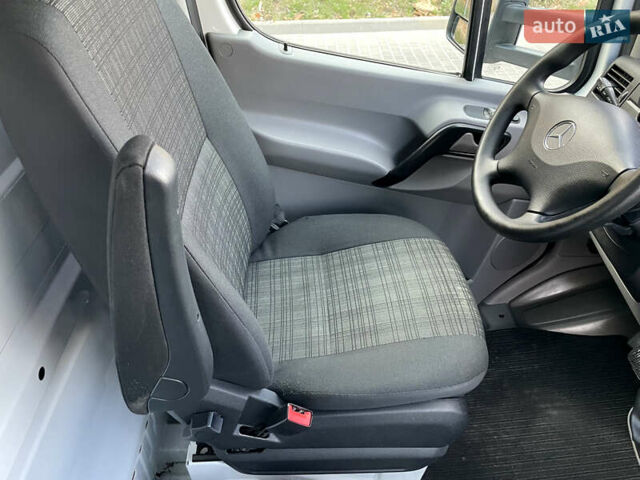 Белый Мерседес Sprinter, объемом двигателя 2.2 л и пробегом 280 тыс. км за 20900 $, фото 29 на Automoto.ua