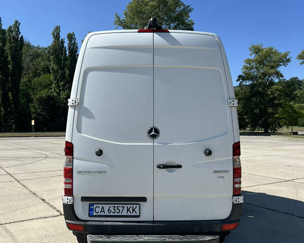Білий Мерседес Sprinter, об'ємом двигуна 2.99 л та пробігом 160 тис. км за 27000 $, фото 4 на Automoto.ua