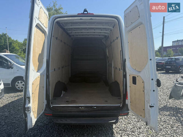 Белый Мерседес Sprinter, объемом двигателя 2.14 л и пробегом 318 тыс. км за 21000 $, фото 5 на Automoto.ua