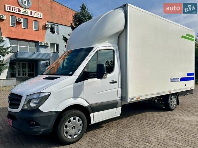 Белый Мерседес Sprinter, объемом двигателя 0 л и пробегом 261 тыс. км за 20950 $, фото 1 на Automoto.ua