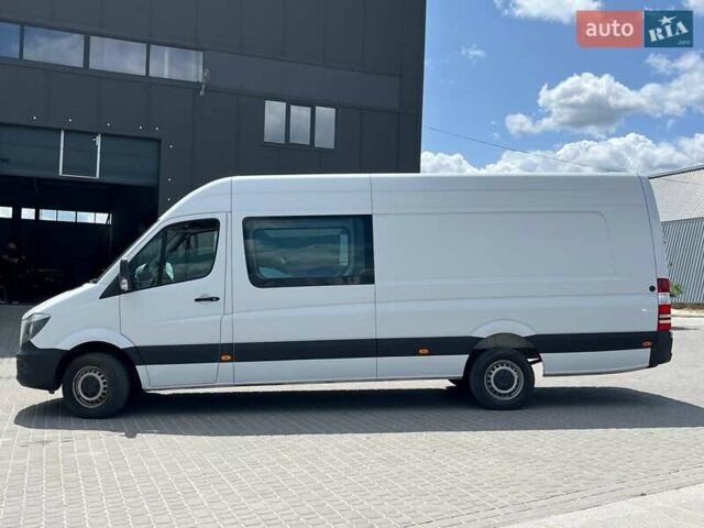 Белый Мерседес Sprinter, объемом двигателя 2.2 л и пробегом 230 тыс. км за 20900 $, фото 2 на Automoto.ua