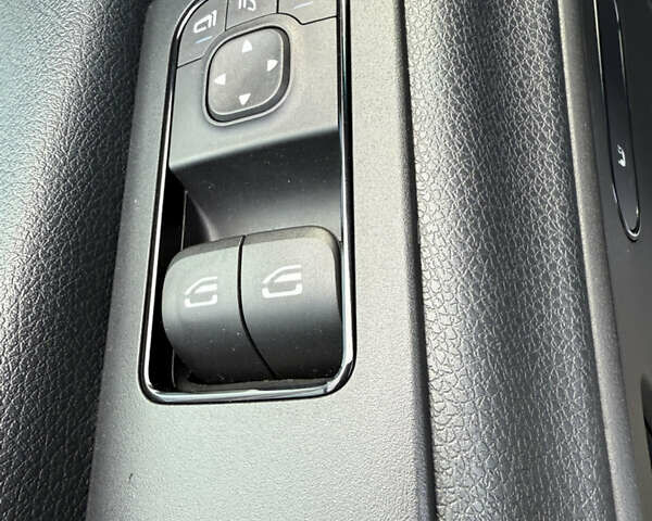 Белый Мерседес Sprinter, объемом двигателя 2.14 л и пробегом 304 тыс. км за 35000 $, фото 23 на Automoto.ua