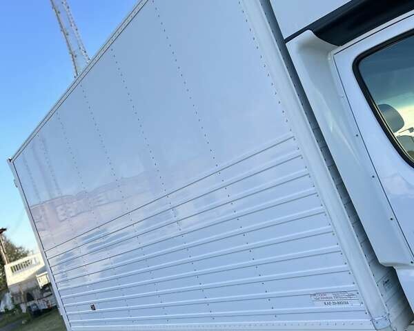 Белый Мерседес Sprinter, объемом двигателя 3.03 л и пробегом 150 тыс. км за 23800 $, фото 29 на Automoto.ua