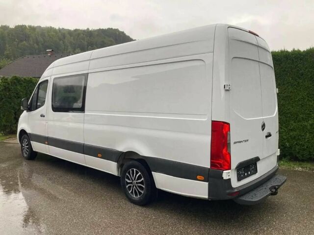Белый Мерседес Sprinter, объемом двигателя 2.2 л и пробегом 50 тыс. км за 12000 $, фото 2 на Automoto.ua