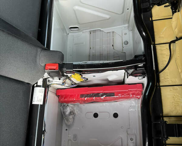 Белый Мерседес Sprinter, объемом двигателя 2.14 л и пробегом 304 тыс. км за 35000 $, фото 43 на Automoto.ua