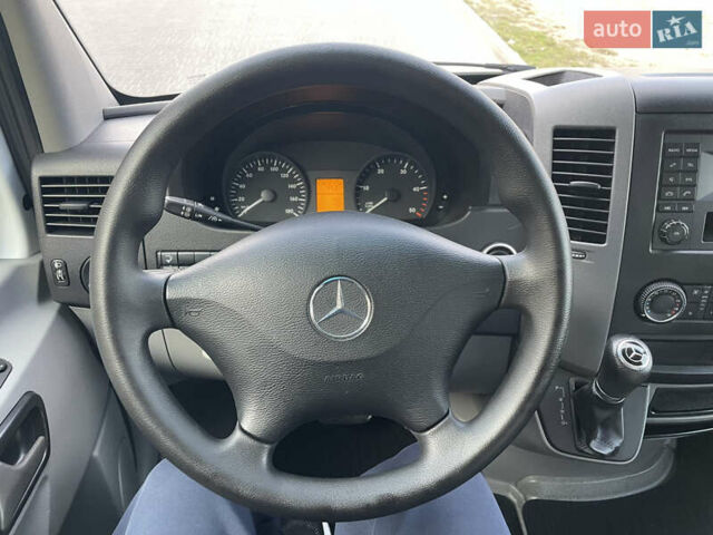 Белый Мерседес Sprinter, объемом двигателя 2.2 л и пробегом 280 тыс. км за 20900 $, фото 23 на Automoto.ua