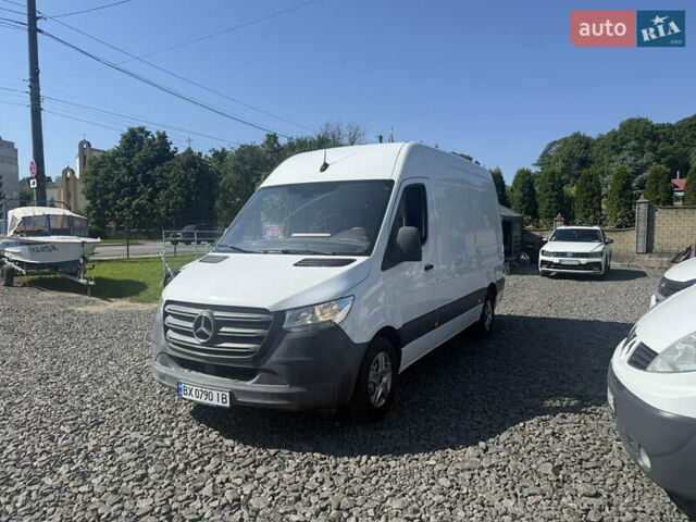 Белый Мерседес Sprinter, объемом двигателя 2.14 л и пробегом 318 тыс. км за 21000 $, фото 3 на Automoto.ua