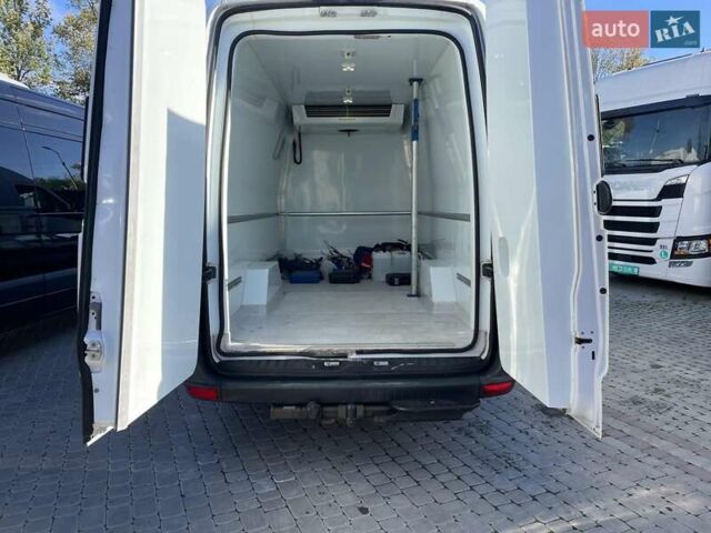 Белый Мерседес Sprinter, объемом двигателя 3 л и пробегом 517 тыс. км за 31800 $, фото 6 на Automoto.ua