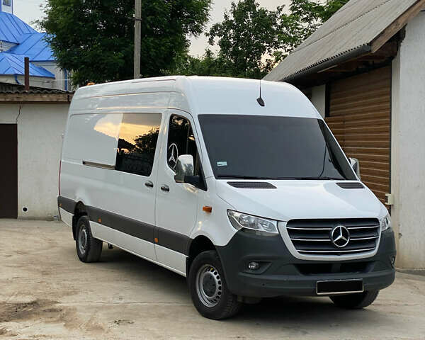 Белый Мерседес Sprinter, объемом двигателя 2.2 л и пробегом 520 тыс. км за 26500 $, фото 2 на Automoto.ua