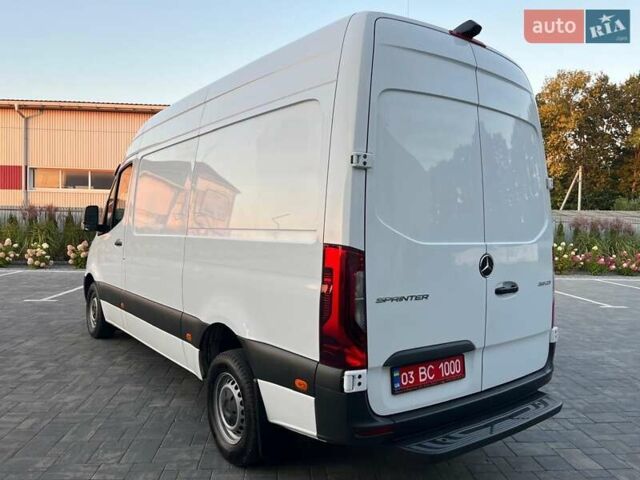 Белый Мерседес Sprinter, объемом двигателя 2.99 л и пробегом 330 тыс. км за 33500 $, фото 7 на Automoto.ua