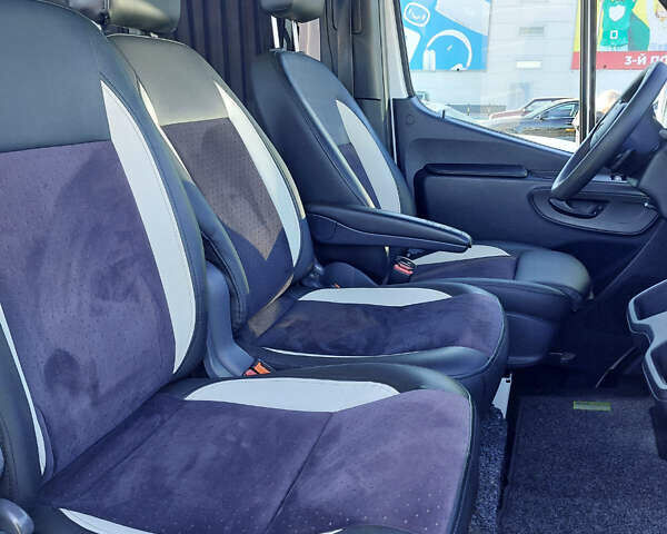 Белый Мерседес Sprinter, объемом двигателя 2.14 л и пробегом 660 тыс. км за 27509 $, фото 10 на Automoto.ua