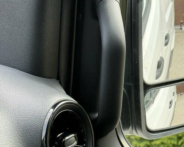 Белый Мерседес Sprinter, объемом двигателя 2.14 л и пробегом 304 тыс. км за 35000 $, фото 36 на Automoto.ua