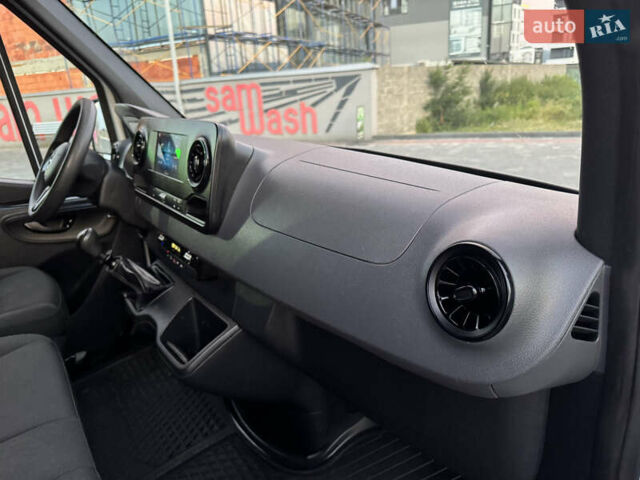 Белый Мерседес Sprinter, объемом двигателя 2.2 л и пробегом 307 тыс. км за 22390 $, фото 38 на Automoto.ua