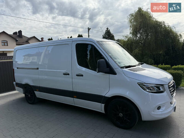 Белый Мерседес Sprinter, объемом двигателя 2.14 л и пробегом 304 тыс. км за 35000 $, фото 2 на Automoto.ua