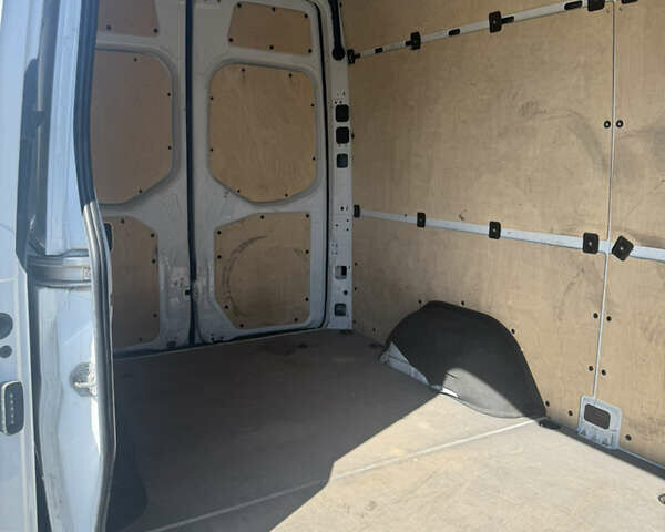 Белый Мерседес Sprinter, объемом двигателя 2.14 л и пробегом 318 тыс. км за 21000 $, фото 13 на Automoto.ua
