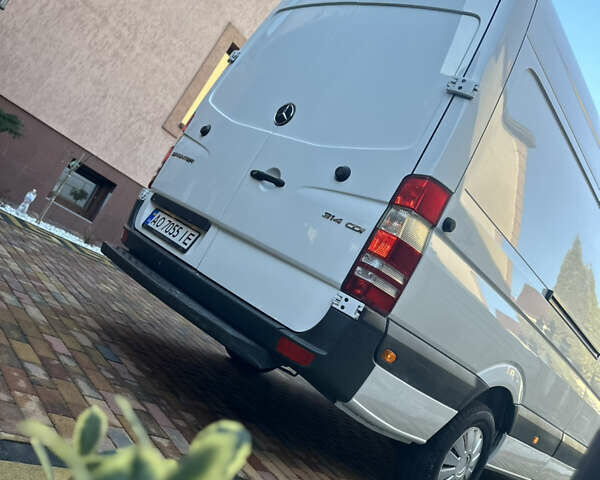 Белый Мерседес Sprinter, объемом двигателя 2.14 л и пробегом 150 тыс. км за 21900 $, фото 9 на Automoto.ua