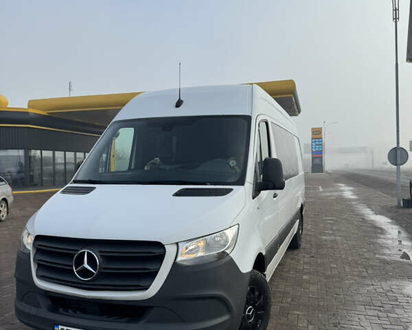 Белый Мерседес Sprinter, объемом двигателя 2.14 л и пробегом 660 тыс. км за 27509 $, фото 2 на Automoto.ua