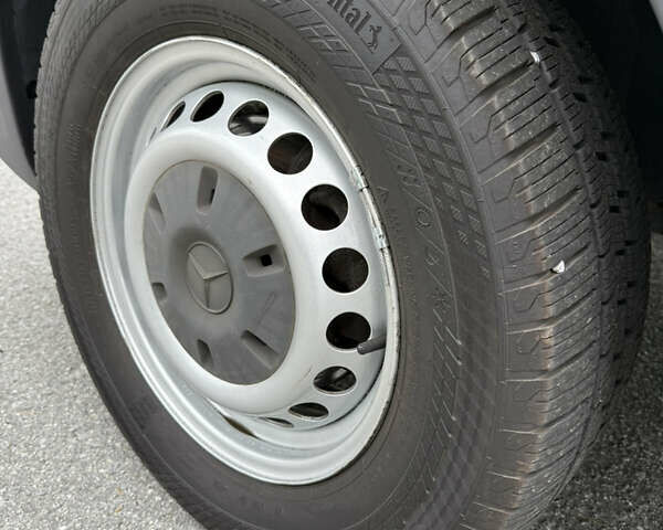 Белый Мерседес Sprinter, объемом двигателя 3 л и пробегом 289 тыс. км за 29800 $, фото 9 на Automoto.ua