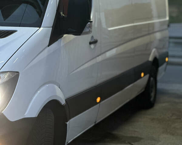 Белый Мерседес Sprinter, объемом двигателя 2.2 л и пробегом 4 тыс. км за 23500 $, фото 2 на Automoto.ua
