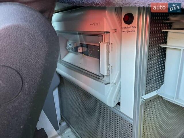 Белый Мерседес Sprinter, объемом двигателя 3 л и пробегом 517 тыс. км за 31800 $, фото 13 на Automoto.ua