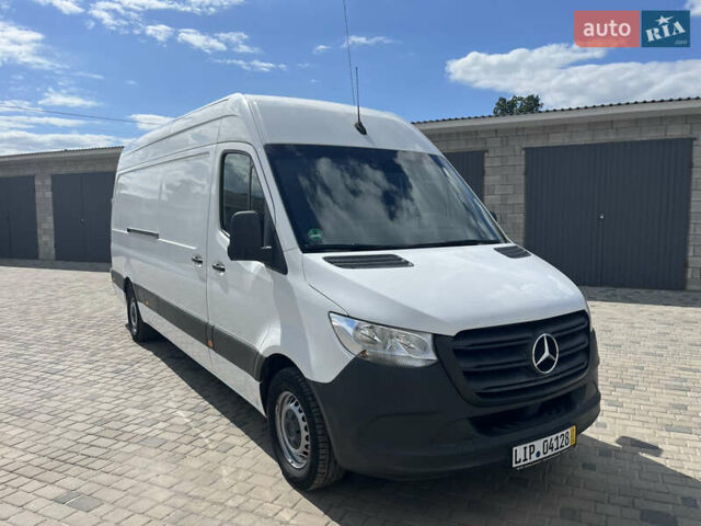 Белый Мерседес Sprinter, объемом двигателя 0 л и пробегом 241 тыс. км за 23200 $, фото 2 на Automoto.ua