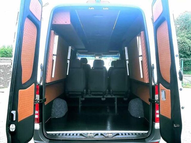 Белый Мерседес Sprinter, объемом двигателя 2.2 л и пробегом 250 тыс. км за 33999 $, фото 10 на Automoto.ua