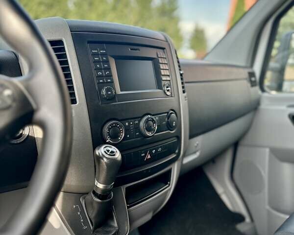 Белый Мерседес Sprinter, объемом двигателя 0 л и пробегом 261 тыс. км за 20950 $, фото 29 на Automoto.ua
