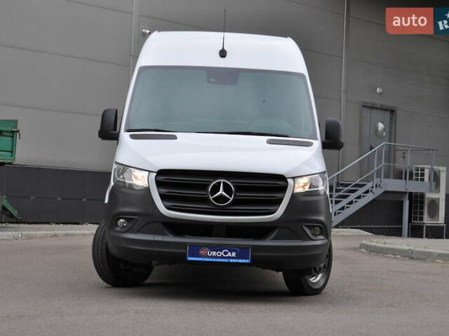 Белый Мерседес Sprinter, объемом двигателя 2.14 л и пробегом 90 тыс. км за 38800 $, фото 4 на Automoto.ua