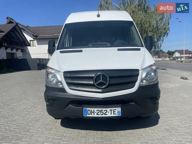 Белый Мерседес Sprinter, объемом двигателя 0 л и пробегом 350 тыс. км за 18000 $, фото 1 на Automoto.ua