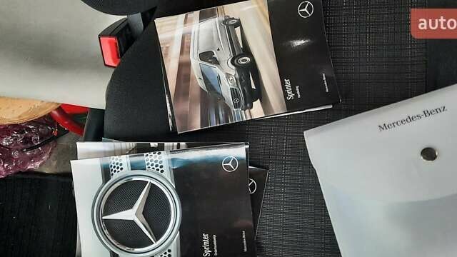 Белый Мерседес Sprinter, объемом двигателя 2.14 л и пробегом 260 тыс. км за 16200 $, фото 2 на Automoto.ua