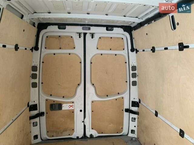 Белый Мерседес Sprinter, объемом двигателя 2.2 л и пробегом 279 тыс. км за 18900 $, фото 20 на Automoto.ua