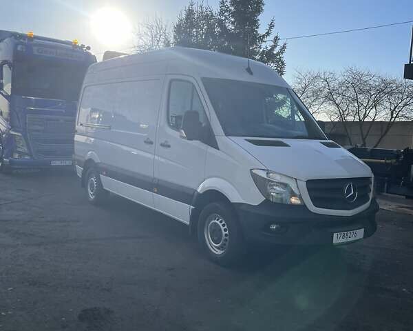 Белый Мерседес Sprinter, объемом двигателя 0 л и пробегом 200 тыс. км за 25898 $, фото 3 на Automoto.ua