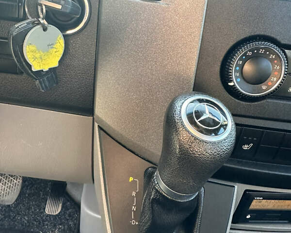Белый Мерседес Sprinter, объемом двигателя 2.2 л и пробегом 258 тыс. км за 24300 $, фото 26 на Automoto.ua