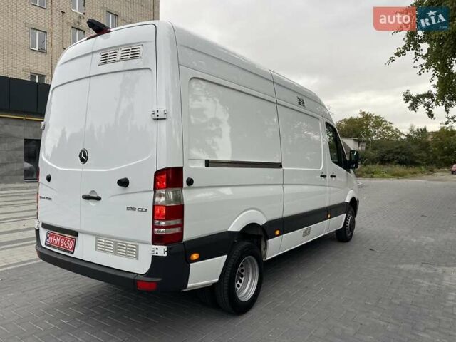 Белый Мерседес Sprinter, объемом двигателя 2.2 л и пробегом 238 тыс. км за 25300 $, фото 3 на Automoto.ua