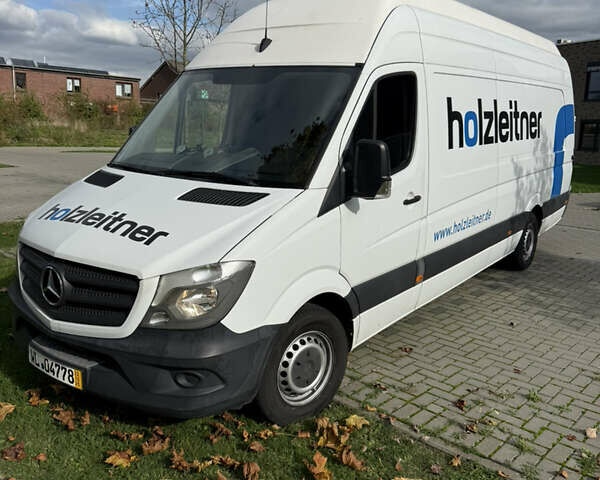 Белый Мерседес Sprinter, объемом двигателя 2.2 л и пробегом 350 тыс. км за 23675 $, фото 1 на Automoto.ua