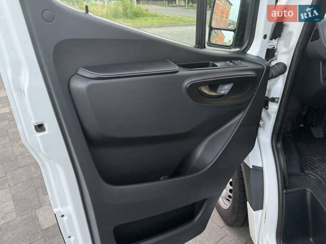 Белый Мерседес Sprinter, объемом двигателя 2.2 л и пробегом 307 тыс. км за 22390 $, фото 43 на Automoto.ua