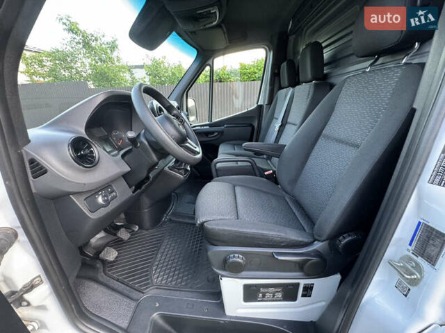 Білий Мерседес Sprinter, об'ємом двигуна 2.2 л та пробігом 259 тис. км за 32800 $, фото 34 на Automoto.ua