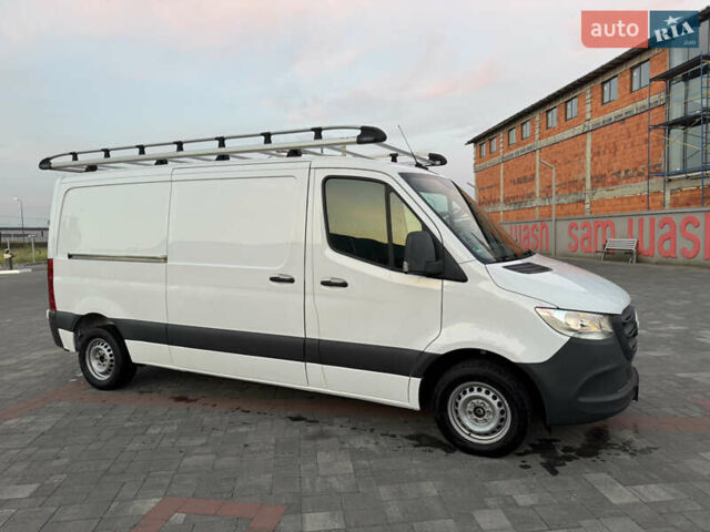 Белый Мерседес Sprinter, объемом двигателя 2.2 л и пробегом 307 тыс. км за 22390 $, фото 8 на Automoto.ua