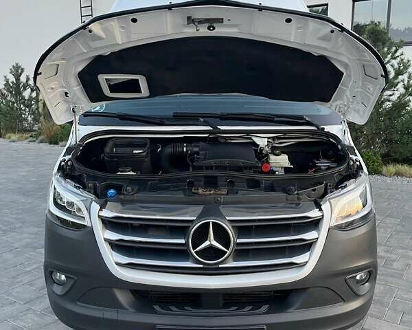 Белый Мерседес Sprinter, объемом двигателя 2.99 л и пробегом 330 тыс. км за 33500 $, фото 29 на Automoto.ua