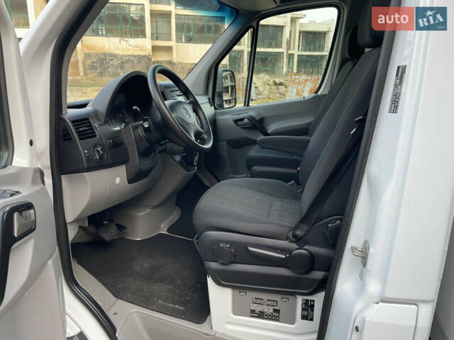 Белый Мерседес Sprinter, объемом двигателя 2.2 л и пробегом 280 тыс. км за 20900 $, фото 20 на Automoto.ua