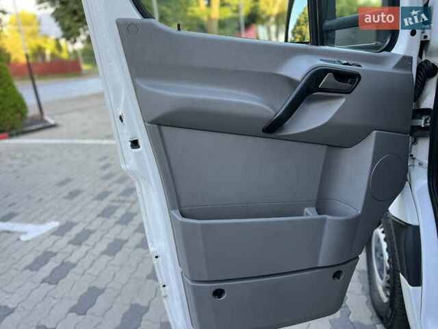 Белый Мерседес Sprinter, объемом двигателя 2.2 л и пробегом 388 тыс. км за 17200 $, фото 17 на Automoto.ua