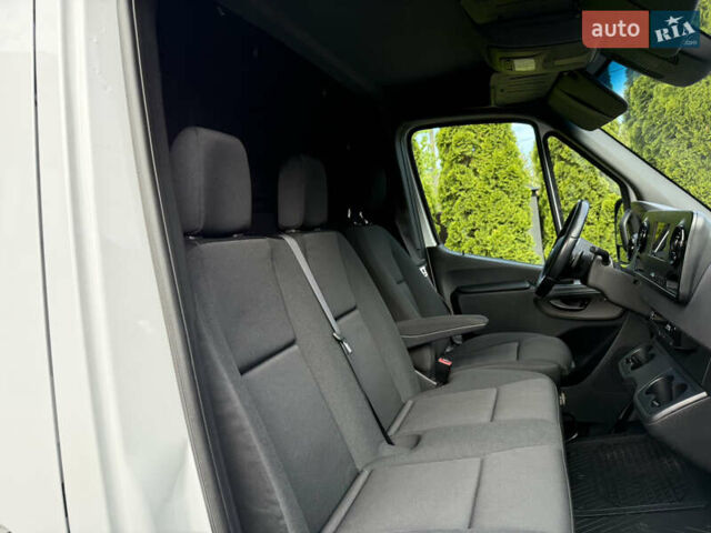 Белый Мерседес Sprinter, объемом двигателя 2.14 л и пробегом 304 тыс. км за 35000 $, фото 30 на Automoto.ua