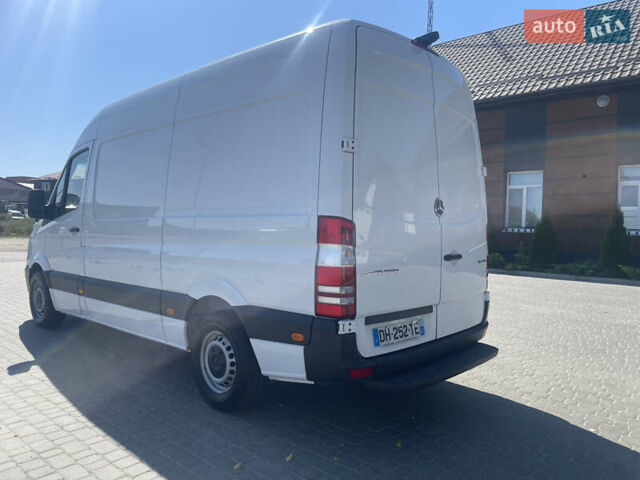 Белый Мерседес Sprinter, объемом двигателя 0 л и пробегом 350 тыс. км за 18000 $, фото 6 на Automoto.ua