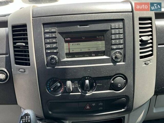 Белый Мерседес Sprinter, объемом двигателя 2.2 л и пробегом 230 тыс. км за 20900 $, фото 16 на Automoto.ua