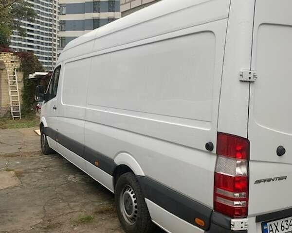 Белый Мерседес Sprinter, объемом двигателя 2.14 л и пробегом 163 тыс. км за 21075 $, фото 1 на Automoto.ua