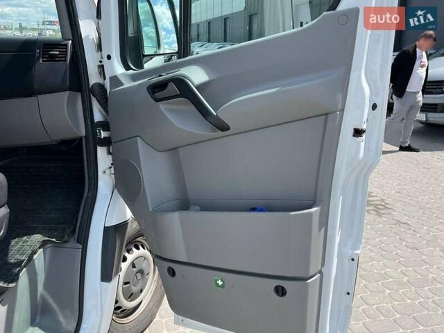 Белый Мерседес Sprinter, объемом двигателя 2.2 л и пробегом 230 тыс. км за 20900 $, фото 30 на Automoto.ua
